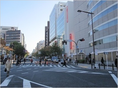 JR市ヶ谷駅を出てすぐの風景