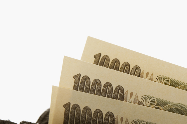 財布とお金の写真